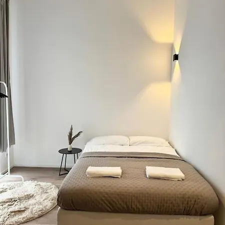 Privatzimmer In Der Nahe Von Hbf Apartment *